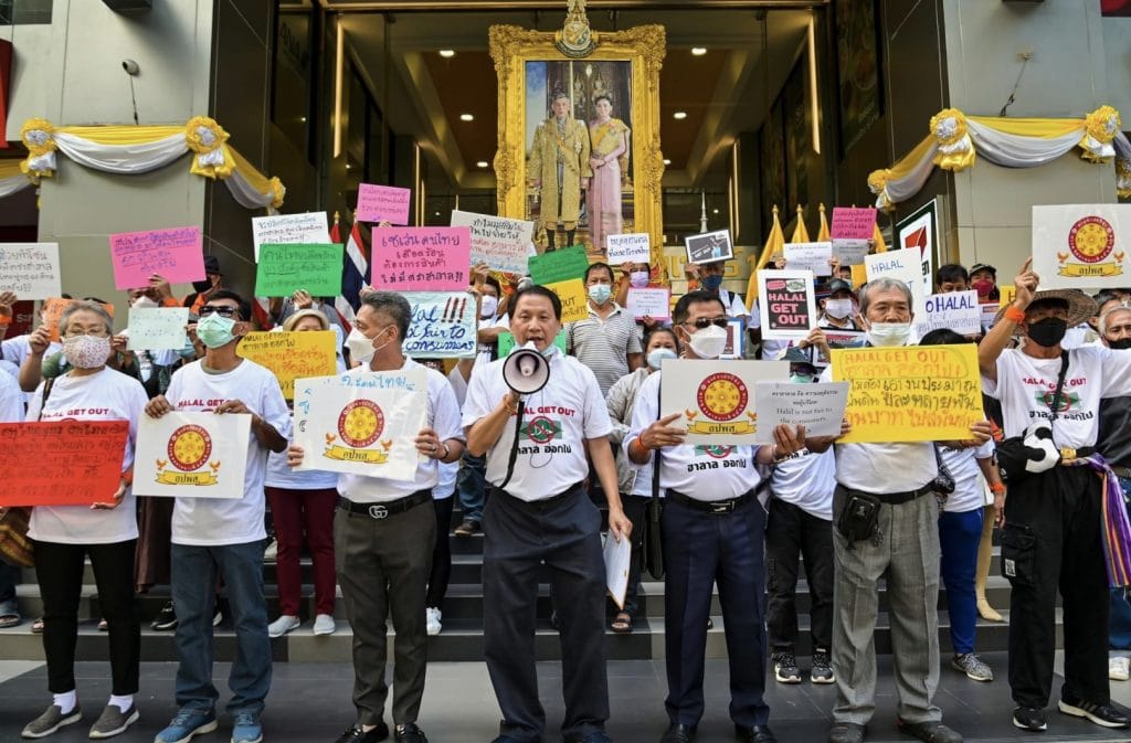 Thaise boeddhisten vragen de directie van de 7-Eleven-winkels om een apart schap met alleen halal-etiketten te creëren