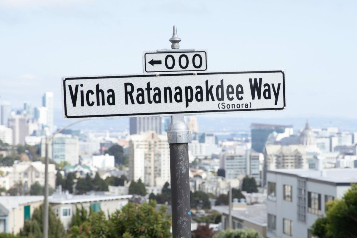 Op brute wijze vermoordde Thaise grootvader geëerd met een straatnaambord in San Francisco