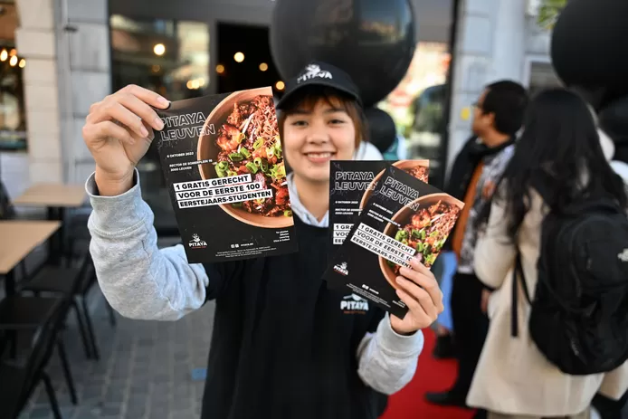 Thais streetfoodrestaurant in België deelt honderd gratis maaltijden uit aan eerstejaarsstudenten