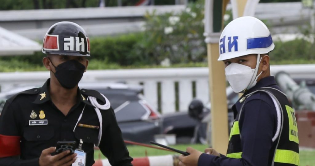 Thaise bevolking roept op tot het houden van actieve schietoefeningen op alle Thaise scholen na bloedbad in Noordoost-Thailand 