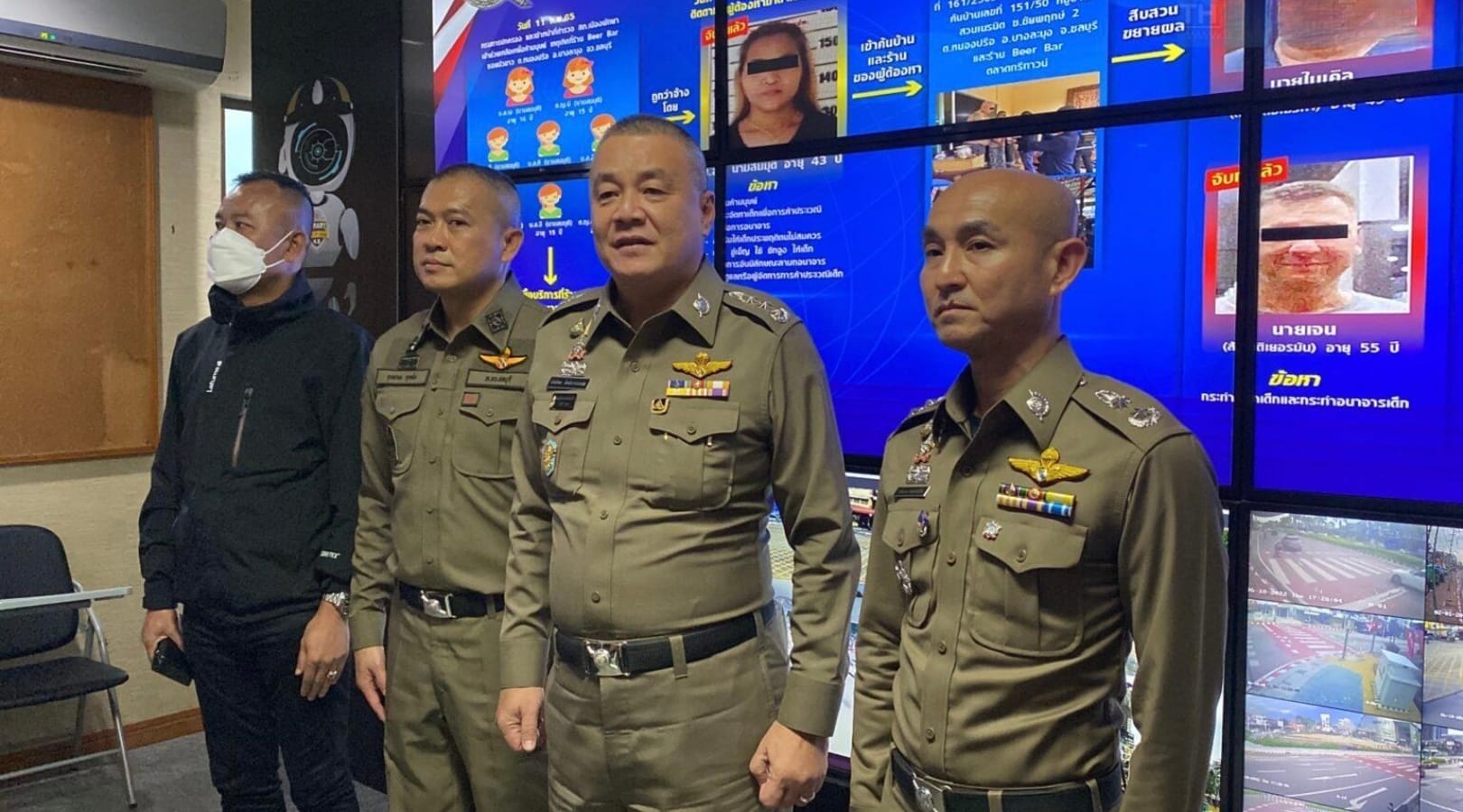 🎥 | Thais echtpaar en 2 buitenlanders zijn naar verluidt bij kinderhandel in Oost-Thailand opgepakt