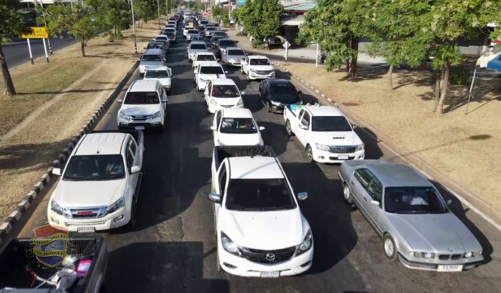 De exodus in Thailand is met 7,3 miljoen voertuigen op de weg in volle gang