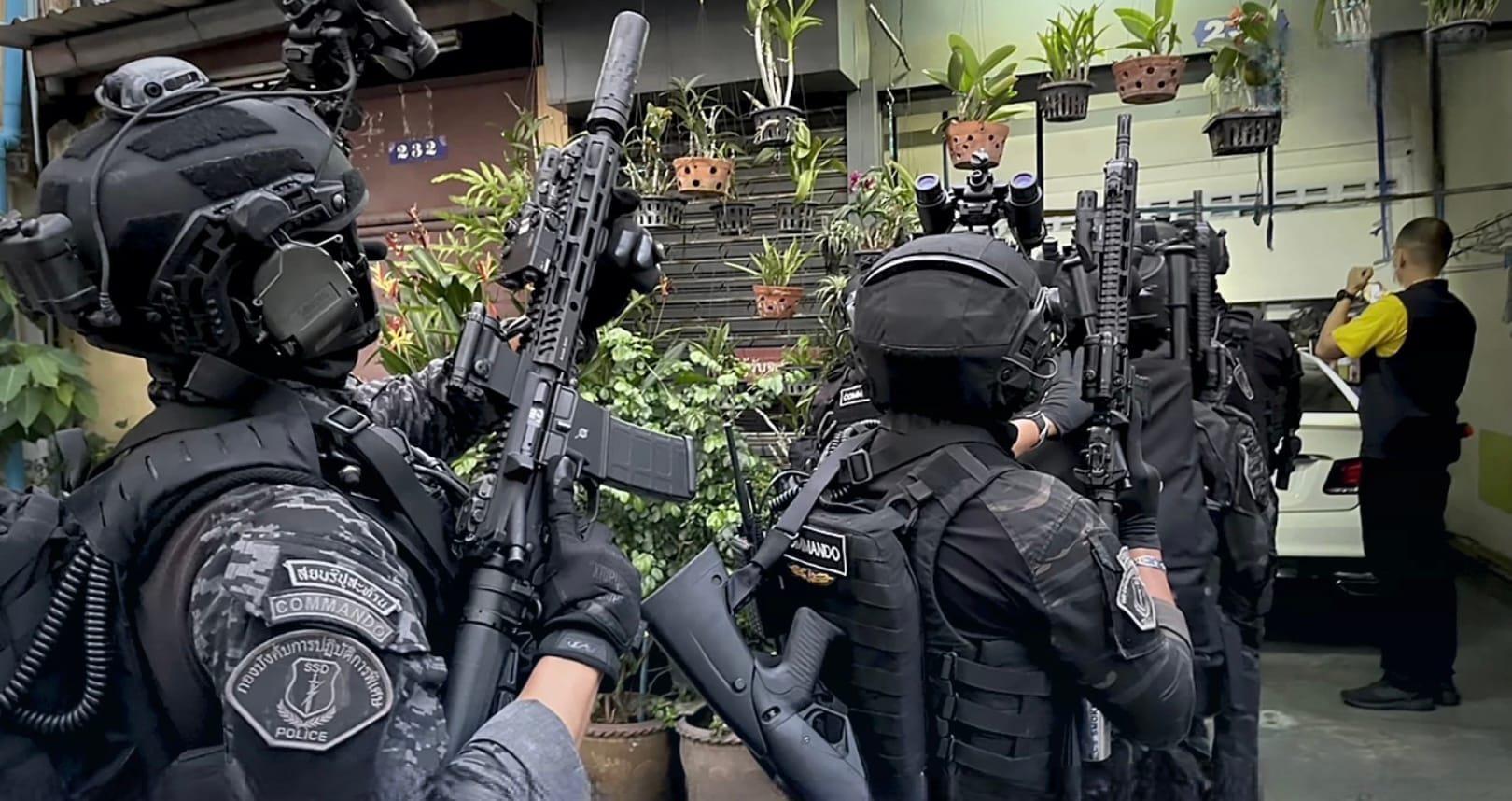 De nationale politie van Thailand rolt een gigantisch online goknetwerk op, waarop duizenden Thais miljarden baht op het WK hebben ingezet