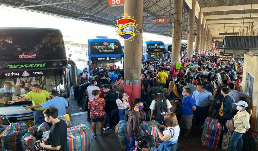 De inwoners van Bangkok die met de bus de stad in de komende dagen willen ontvluchten “vissen achter het net”