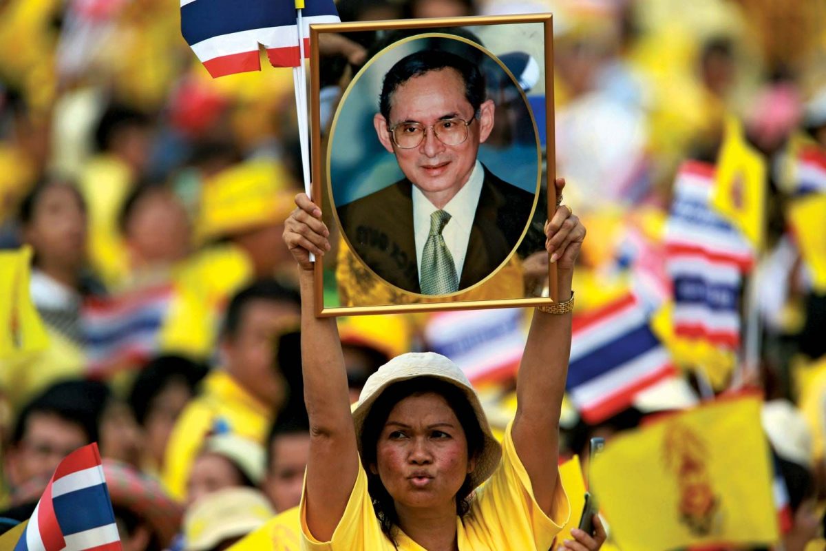 Vandaag wordt de verjaardag van wijlen de grote koning Bhumibol Adulyadej in Thailand als Vaderdag gevierd
