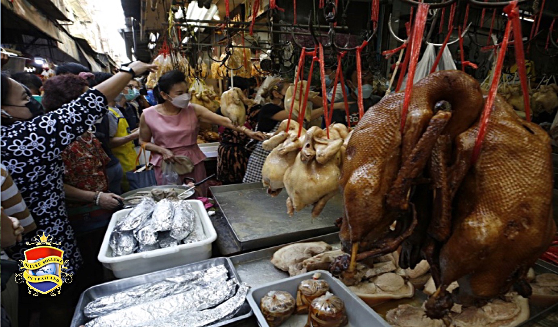 De handel op de Yaowarat Road in Bangkok gaat weer als vanouds