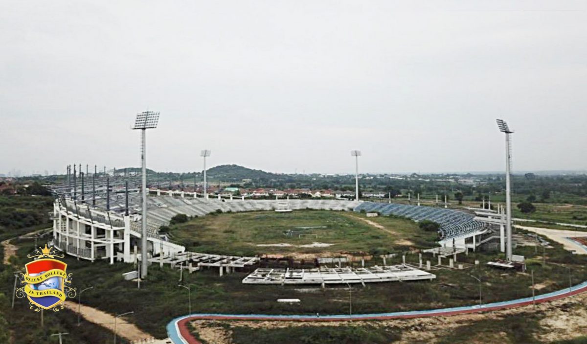 Het jarenlang vertraagde voetbalstadion van Pattaya moet in 2025 voltooid zijn, zo verzekert de loco-burgemeester