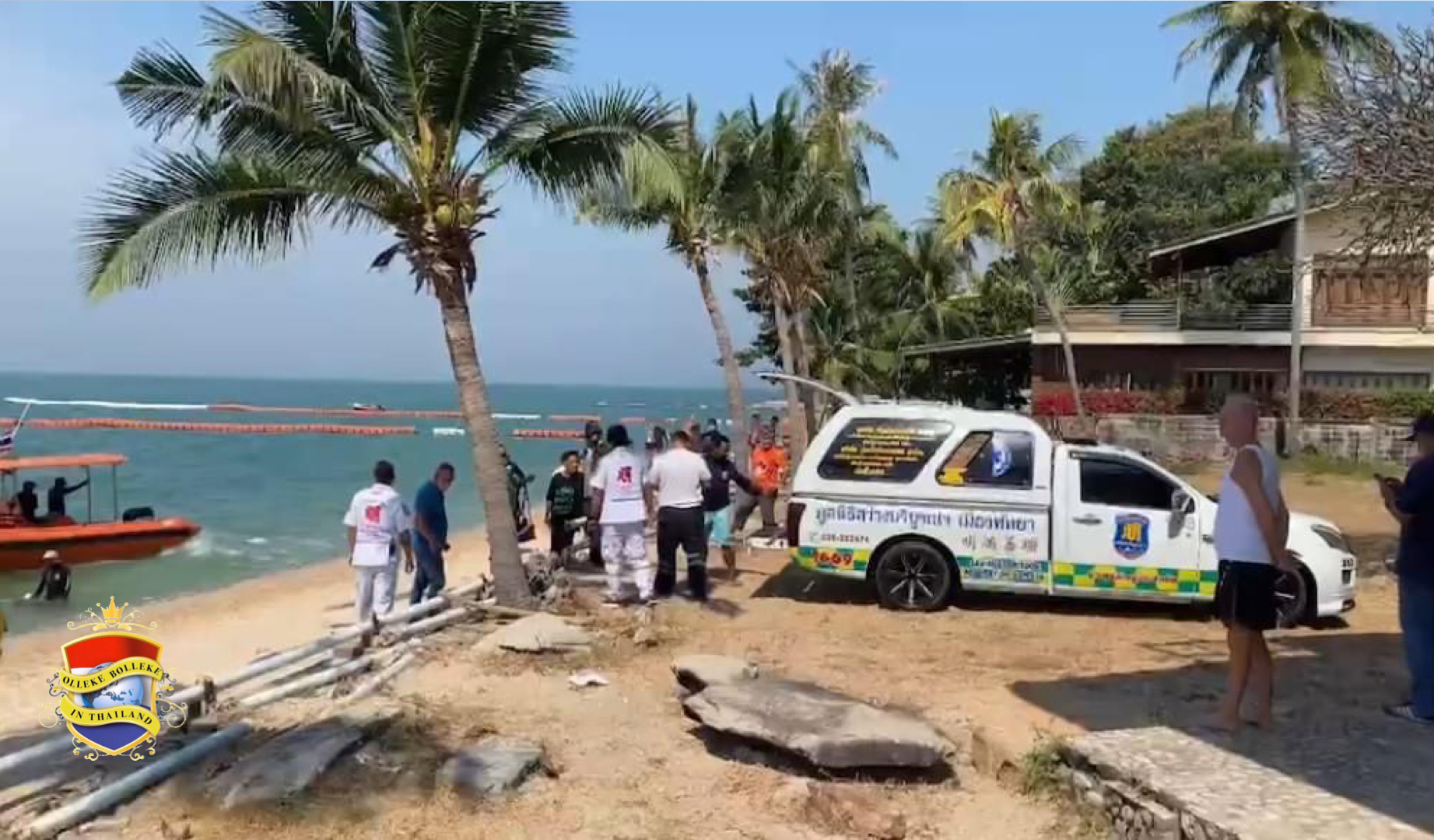 Het stoffelijk overschot van wen buitenlandse knaap, drijvend in de zee bij Pattaya aangetroffen