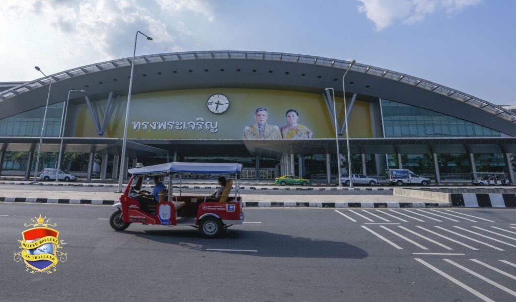 Het belangrijkste treinstation van Thailand, het “Krung Thep Aphiwat Train  Station” biedt passagiers de hulp van robots