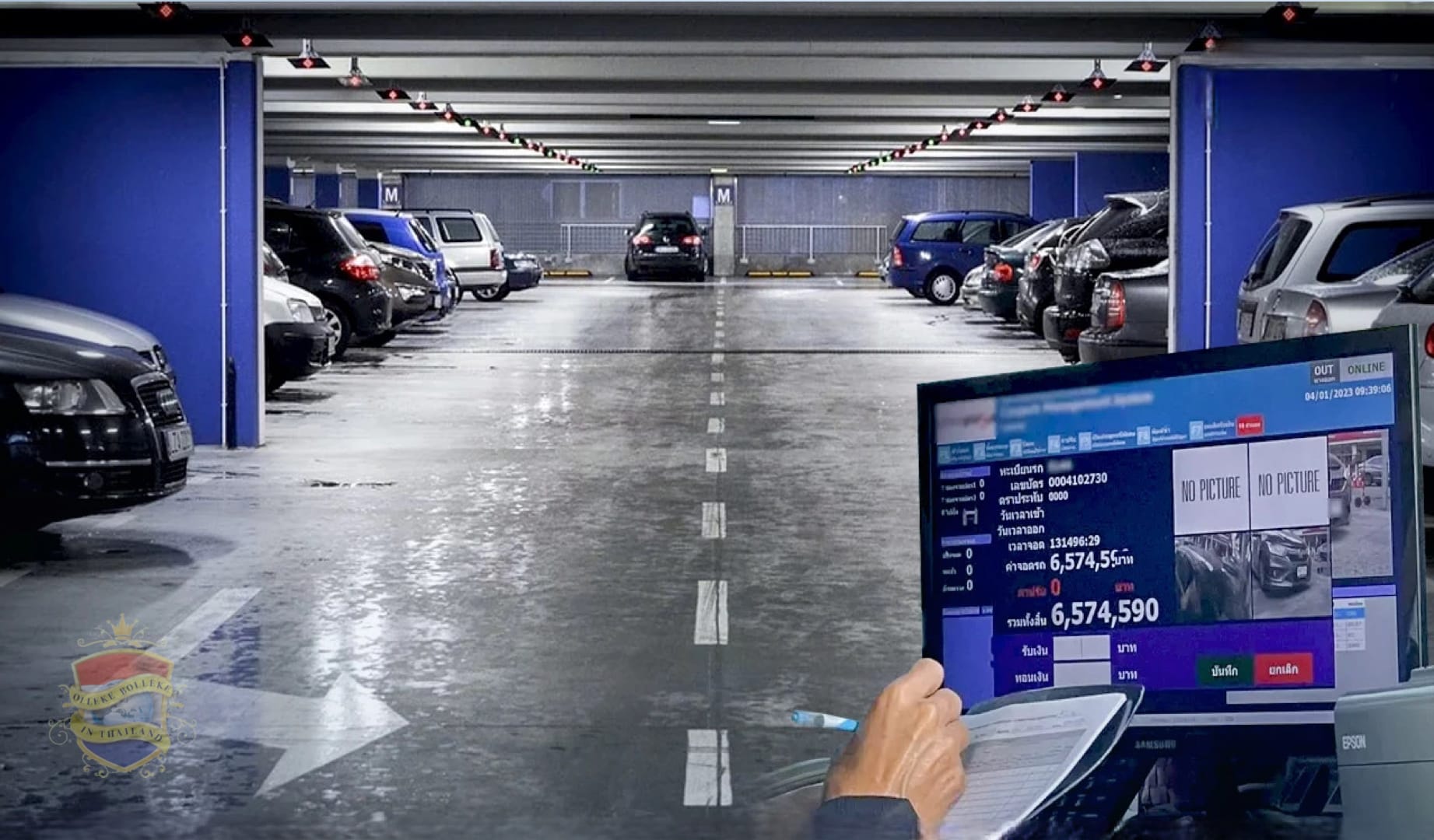 Thaise vrouw geconfronteerd met 6,6 miljoen Thaise baht aan parkeergeld nadat ze haar auto 2 uur in de parkeergarage had laten staan