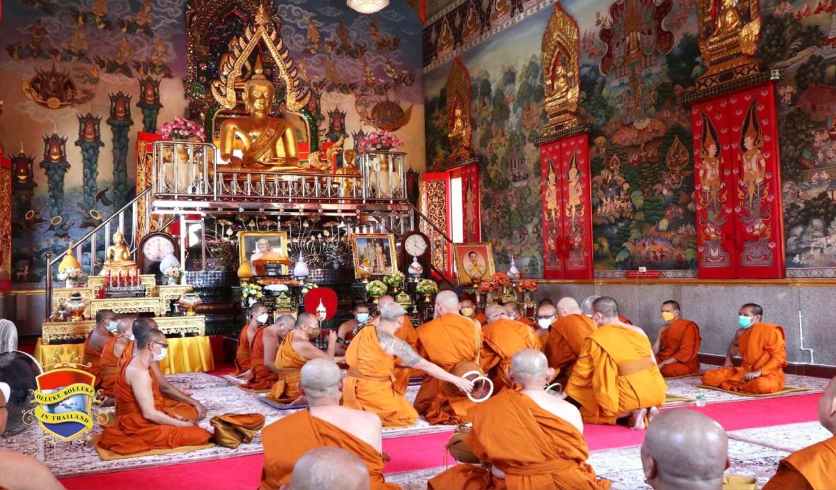 De politie wijdt monniken in om te bidden voor de Thaise prinses Bajrakitiyabha