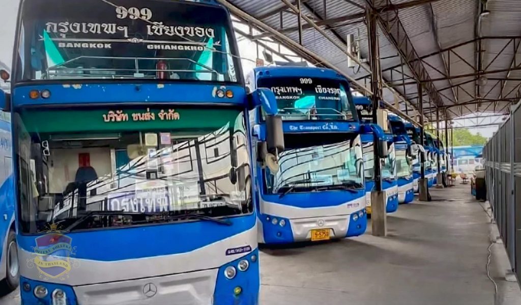 Vandaag arriveert er in Bangkok een karavaan van 4.000 bussen nu de eindejaarsvakantie voorbij is