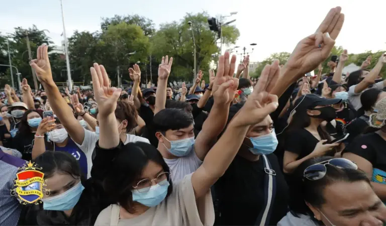 In Thailand zijn bijna driehonderd minderjarigen aangeklaagd voor deelname aan protesten