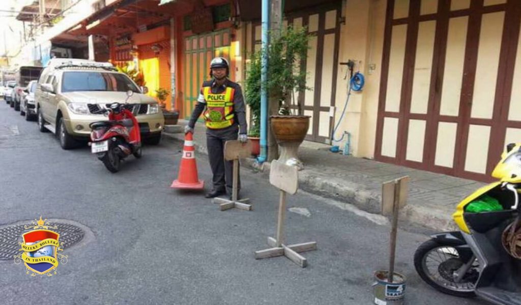 Het reserveren van parkeerplaatsen op de openbare weg in Thailand gaat aangepakt worden
