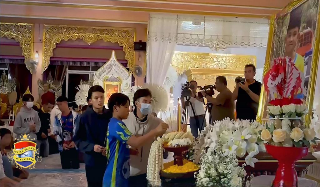 UPDATE | De begrafenisceremonie van de 17-jarige khun Duangphet trok zijn ziel uit het Verenigd Koninkrijk naar Chiang Rai