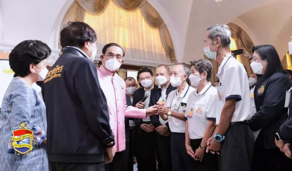 Thailand zoekt gepensioneerden ingezetene om als educatieve vrijwilliger werk te verrichten