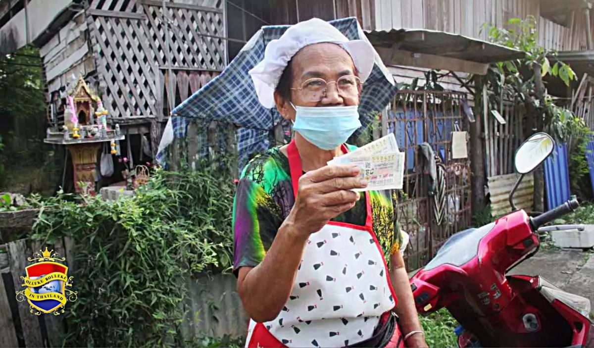 Bejaarde Thaise marktkoopvrouw wint een hoofdprijs van 12 miljoen baht in de Staatsloterij van Thailand