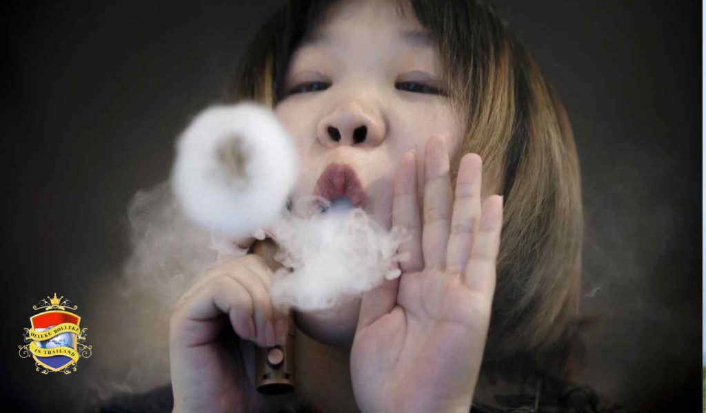 Chinese toeristen kregen in Pattaya ten onrechte een boete van 60.000 baht voor het hebben van e-sigaretten zo beweert een wetsdeskundige