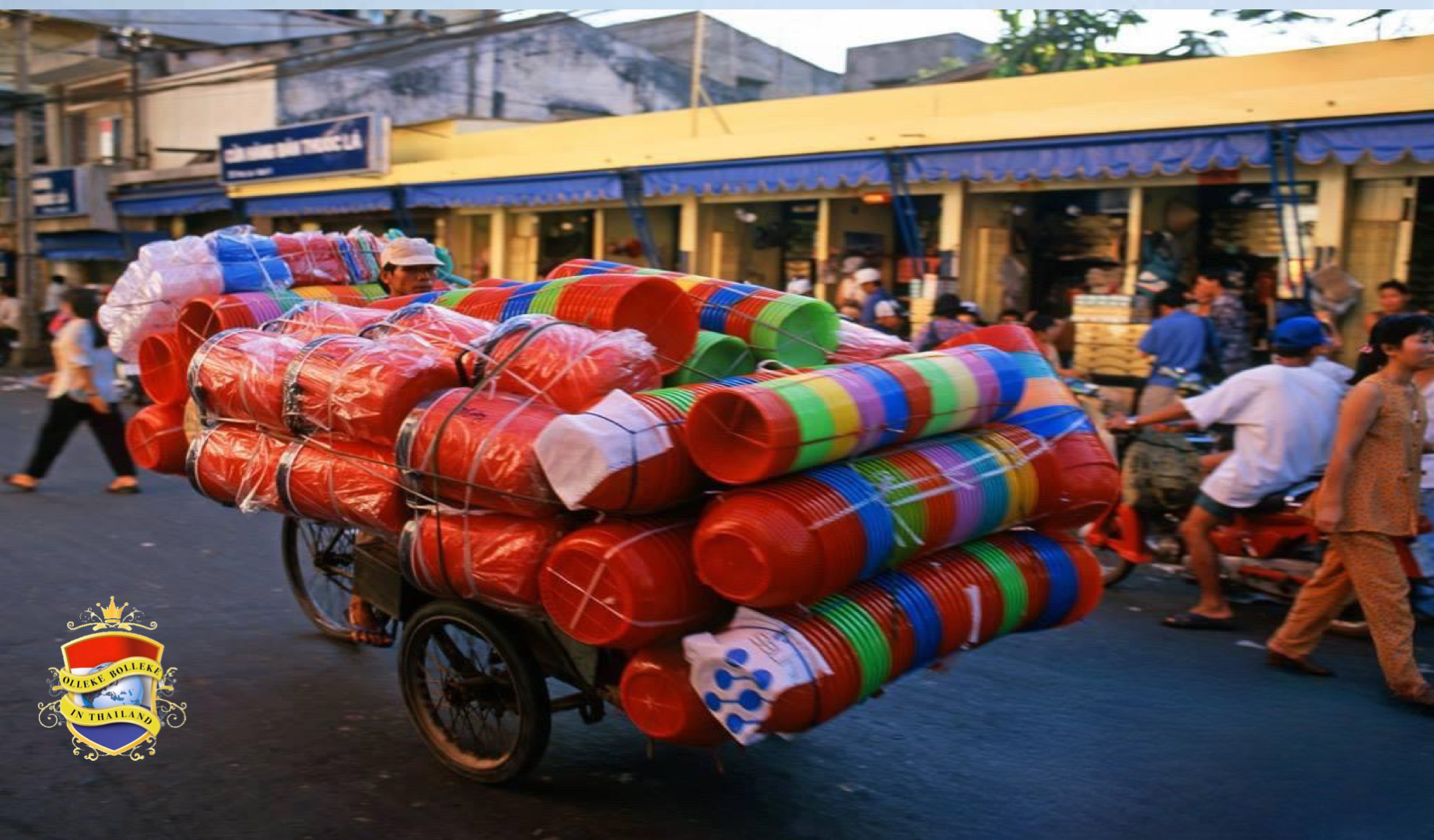 Japanse fotograaf blaast de nostalgie van Bangkok nieuw leven in met prachtige filmfoto’s