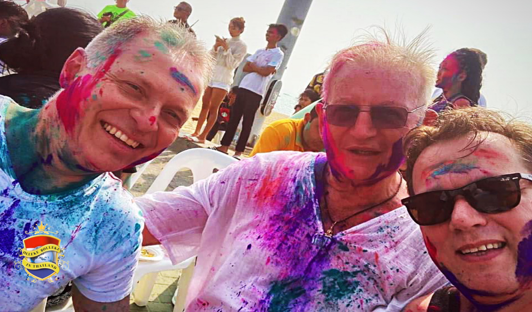 Het in Pattaya gehouden “Holi festival” trok een blije, energieke menigte