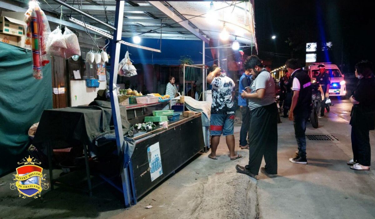 49-jarige Thaise man botst rijdt met zijn motor een verkoopstalletje in Pattaya binnen en loopt ernstig letsel op