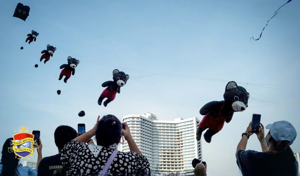 Het vliegerfeest van Bangkok begint bij Iconsiam met luchtduels en oogverblindende vliegers