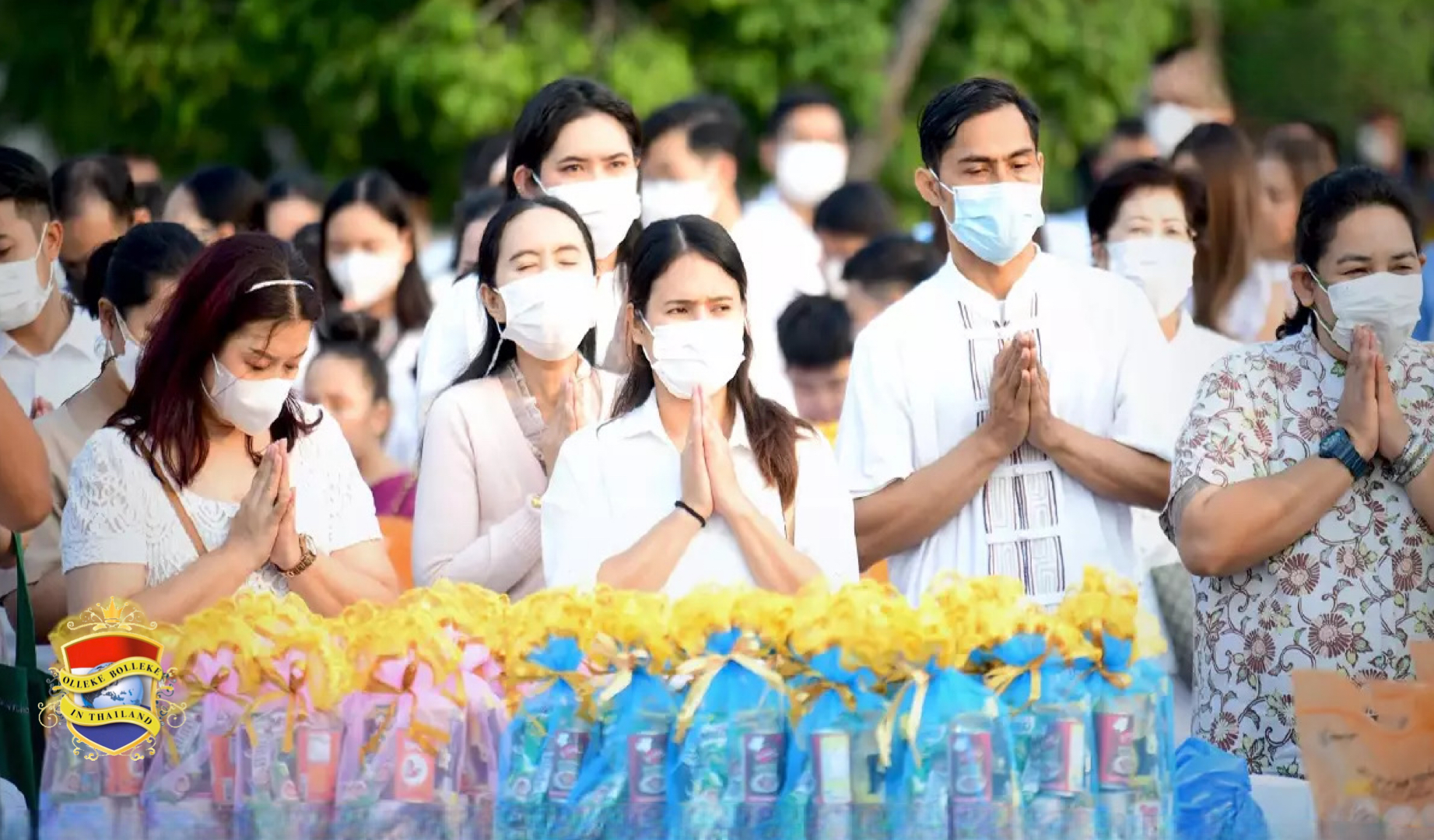 In de Thaise hoofdstad Bangkok wordt Makha Bucha Day gevierd met voor 99 monniken aalmoezen en gebeden voor 99 Boeddha-relikwieën