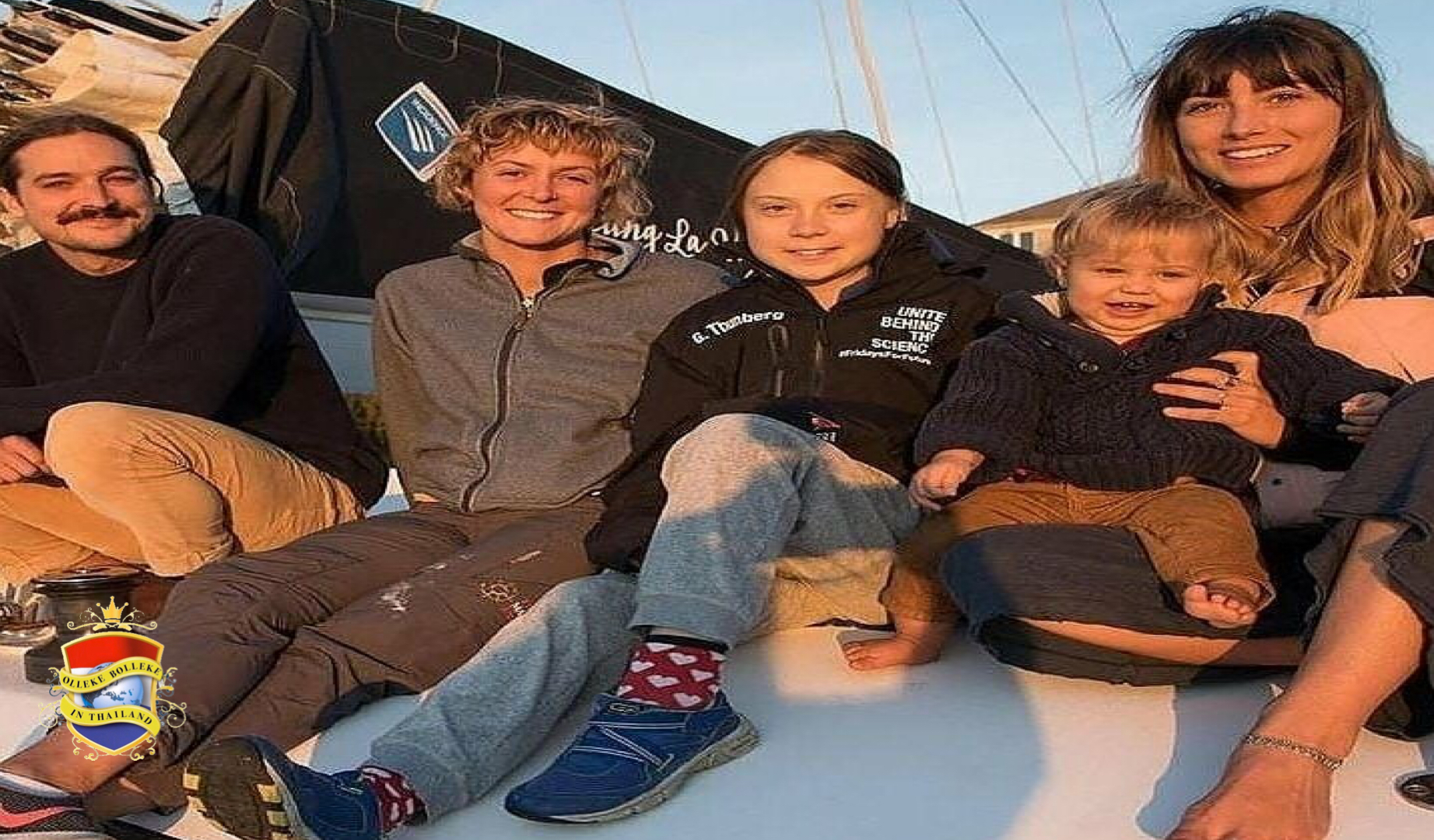 🎥 | Australische vader gaat in Thailand een vuistgevecht met apen aan om zijn kinderen te beschermen