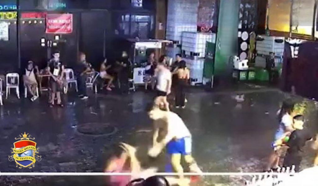 61-jarige Thaise man belandt in coma na naar verluidt op Walking Street in Pattaya tijdens Songkran geduwd te zijn