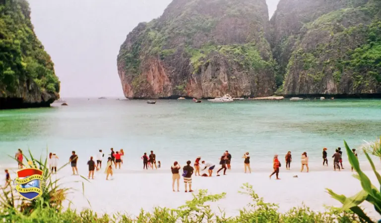 De nationale parken van Thailand ontvangt dagelijks één miljoen baht aan entreegelden voor Koh Phi Phi