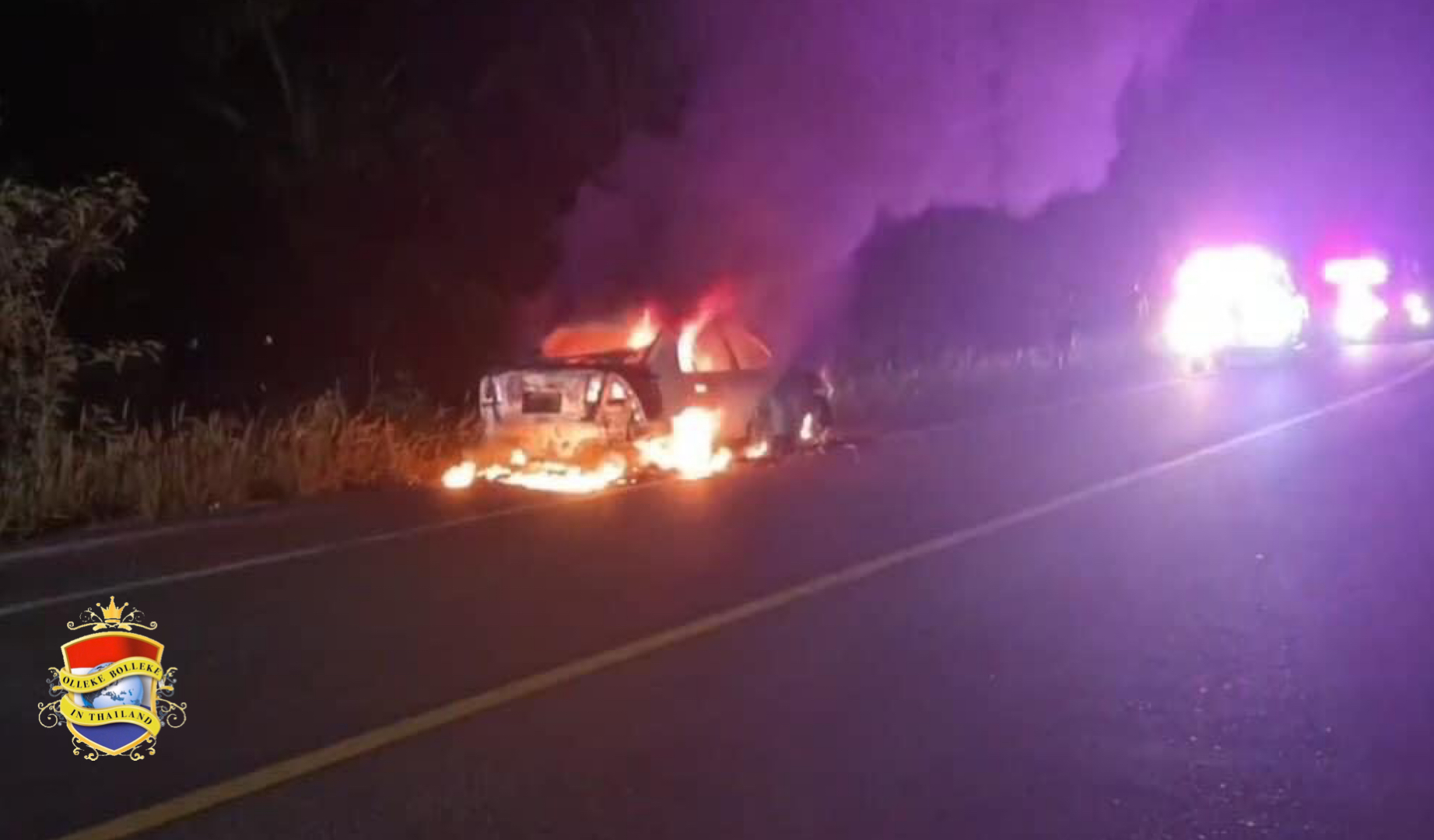 Auto vat nabij Pattaya op onverklaarbare wijze vlam en brandde geheel uit