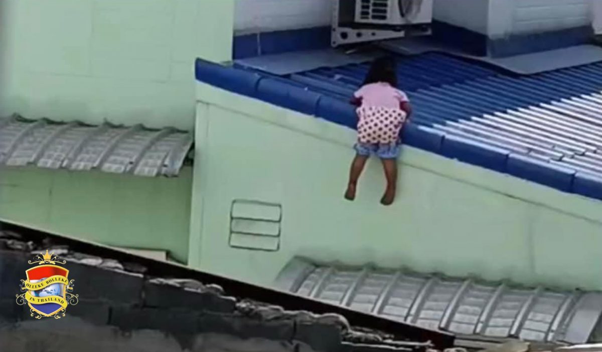 Buurvrouw in Oost-Thailand weet haar 2-jarige  buurmeisje te behoeden voor een fatale val