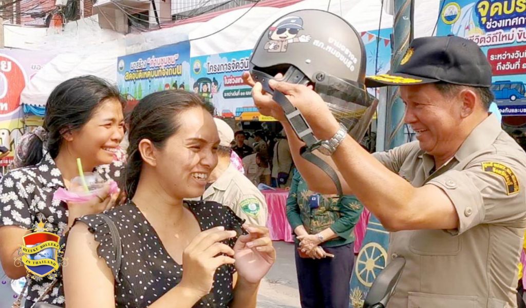 Politie heeft tijdens het songkran een verkeersveiligheid’s centrum in Oost-Pattaya geopend