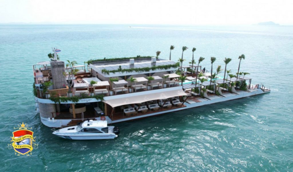 Drijvende strandclub voor de kust van Phuket mag niet open, de provinciale autoriteit is bezorgd over brandveiligheid en mogelijke impact op het maritiem milieu.