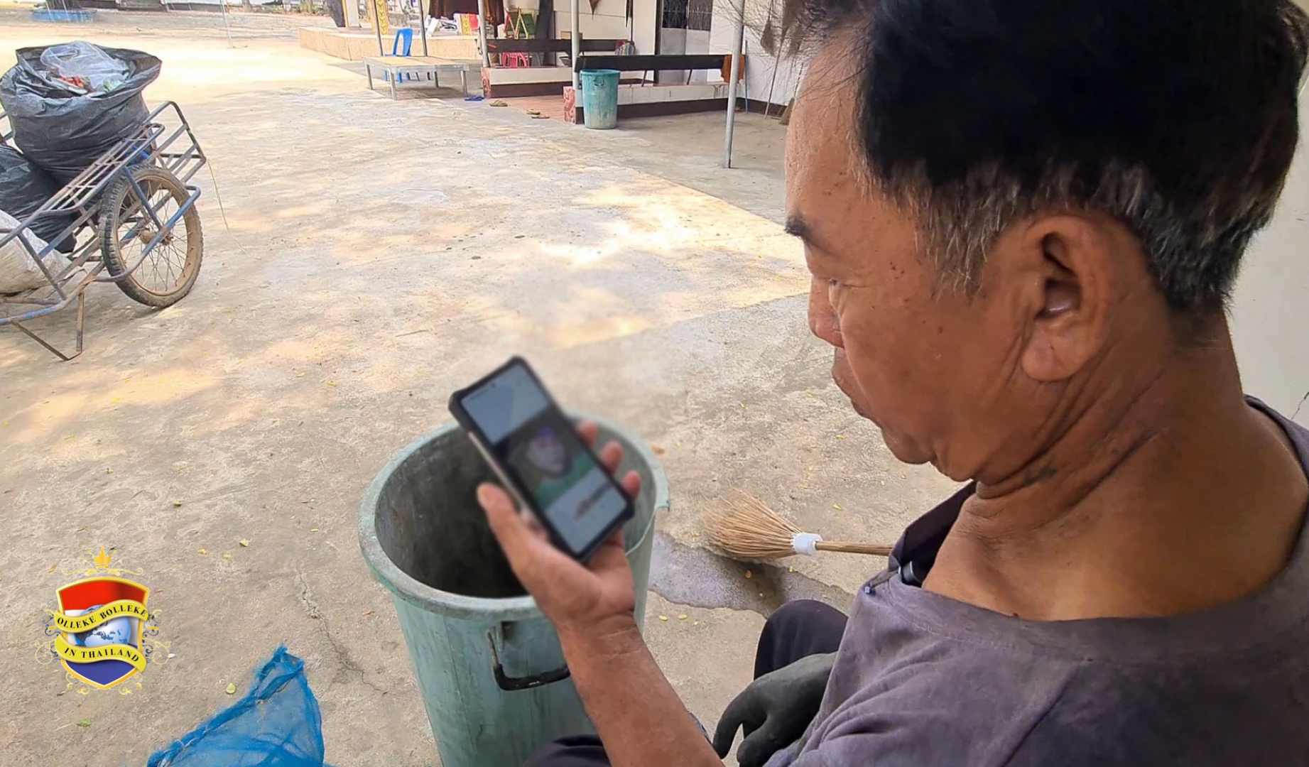 Overdag de vrome monnik en s’nachts Madame de Pompadour in Noordoost-Thailand uithangen