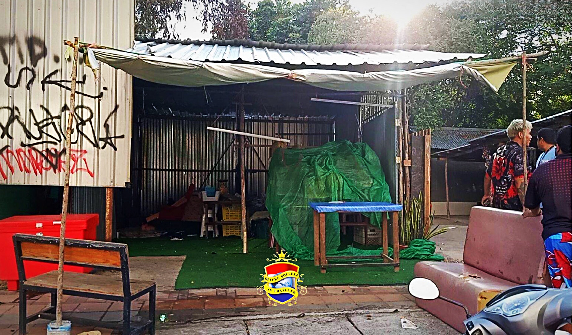 Eigenaar van een Durian-kraam raakt gewond nadat hij door voormalig werkneemster in Pattaya werd aangevallen