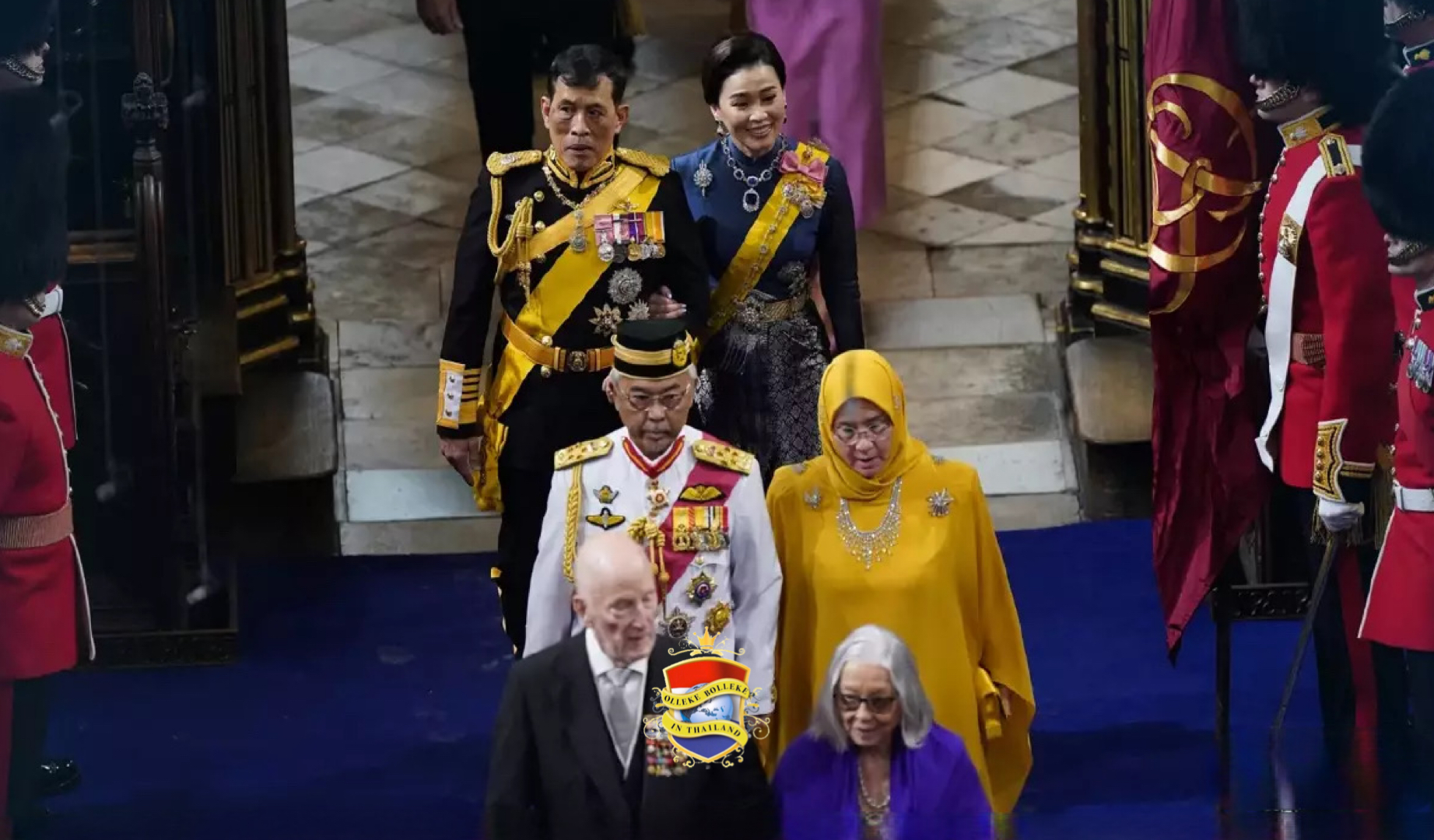 Hunne Majesteiten van Thailand woonde de kroning van koning Charles III en koningin Camilla rijk gedecoreerd bij