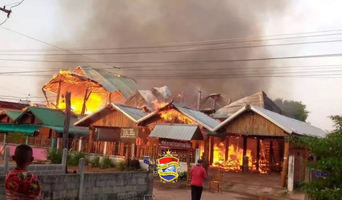 Boze buurman steekt uit wraak 3 huizen van gemeenschapsleider in Noordoost-Thailand in brand