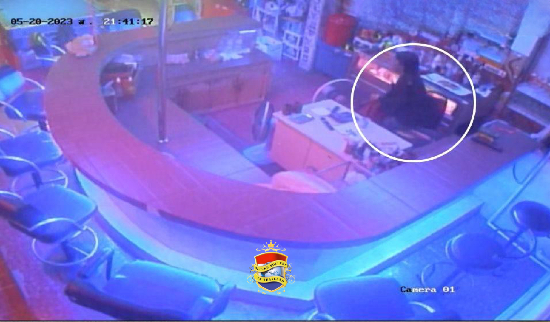 Dievegge slaat in Pattaya weer toe in een bar en struint weg met 120,000 Baht aan dure spullen