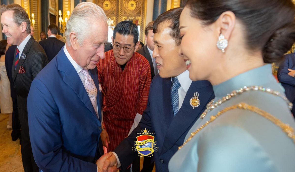 Gisteravond arriveerden op Buckingham Palace een tal van hoogwaardigheidsbekleders voor de kroningsreceptie van Koning Charles