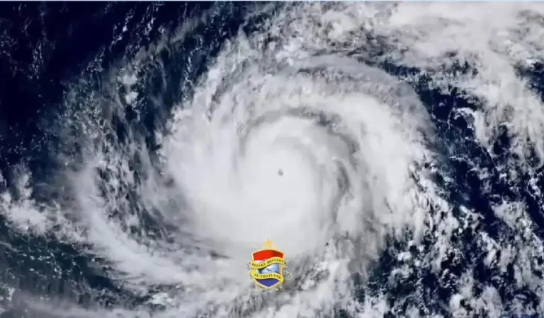 Inwoners moeten zich schrap zetten voor zwaardere regen nu de tyfoon “Mawar” zich in de richting van Thailand beweegt.