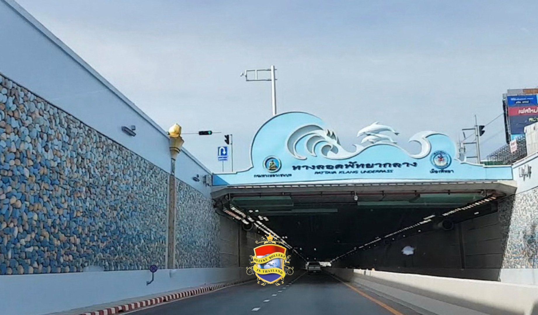 De tunnel op de Sukhumvit Road in Pattaya heeft ontelbare kapotte lampen