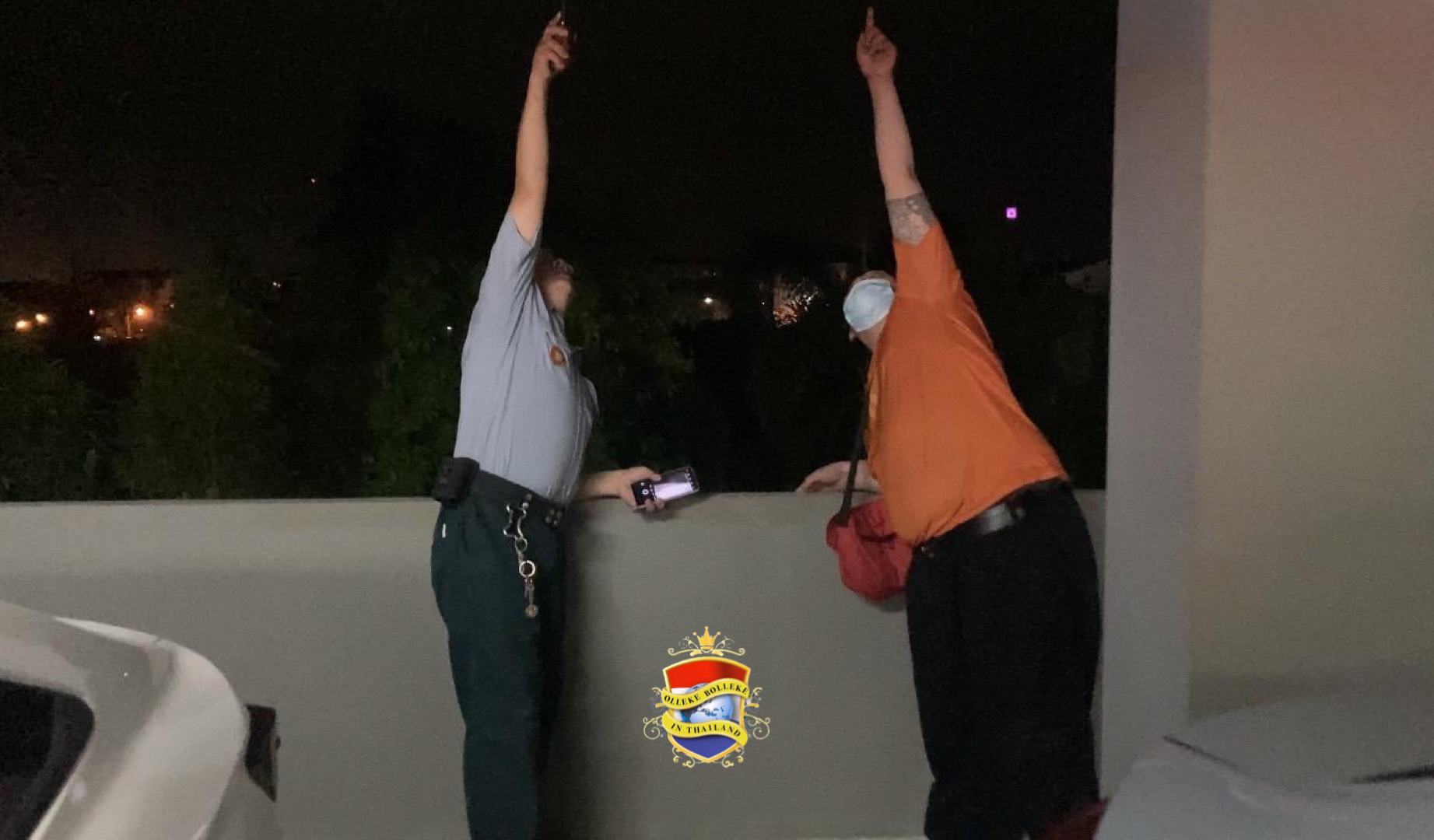 Vrouw valt tijdens een ruzie met haar vriendin van de 4e etage van het parkeergebouw Naklua, maar overleeft