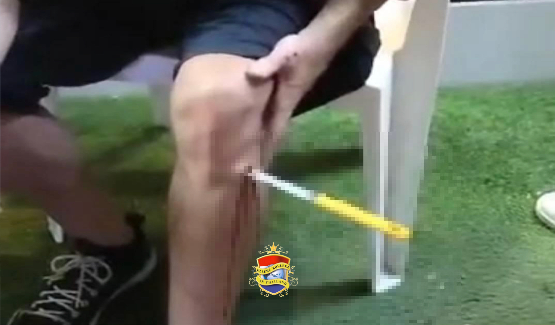 Thaise vriendin steekt in Pattaya haar buitenlandse vriend in het been, dit ten overstaan van geschokte toeristen