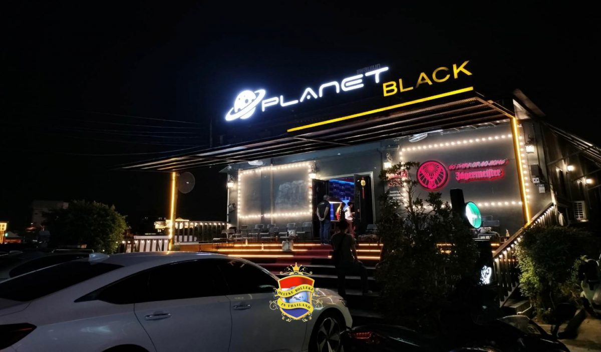 Politie en immigratiedienst van Pattaya vonden afgelopen nacht niets illegaals tijdens een middernachtelijke luxe karaoke-inspectie