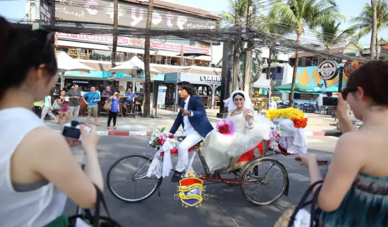 De Pattaya “Pride Parade” en “Festival Parade” vinden op dezelfde dag plaats