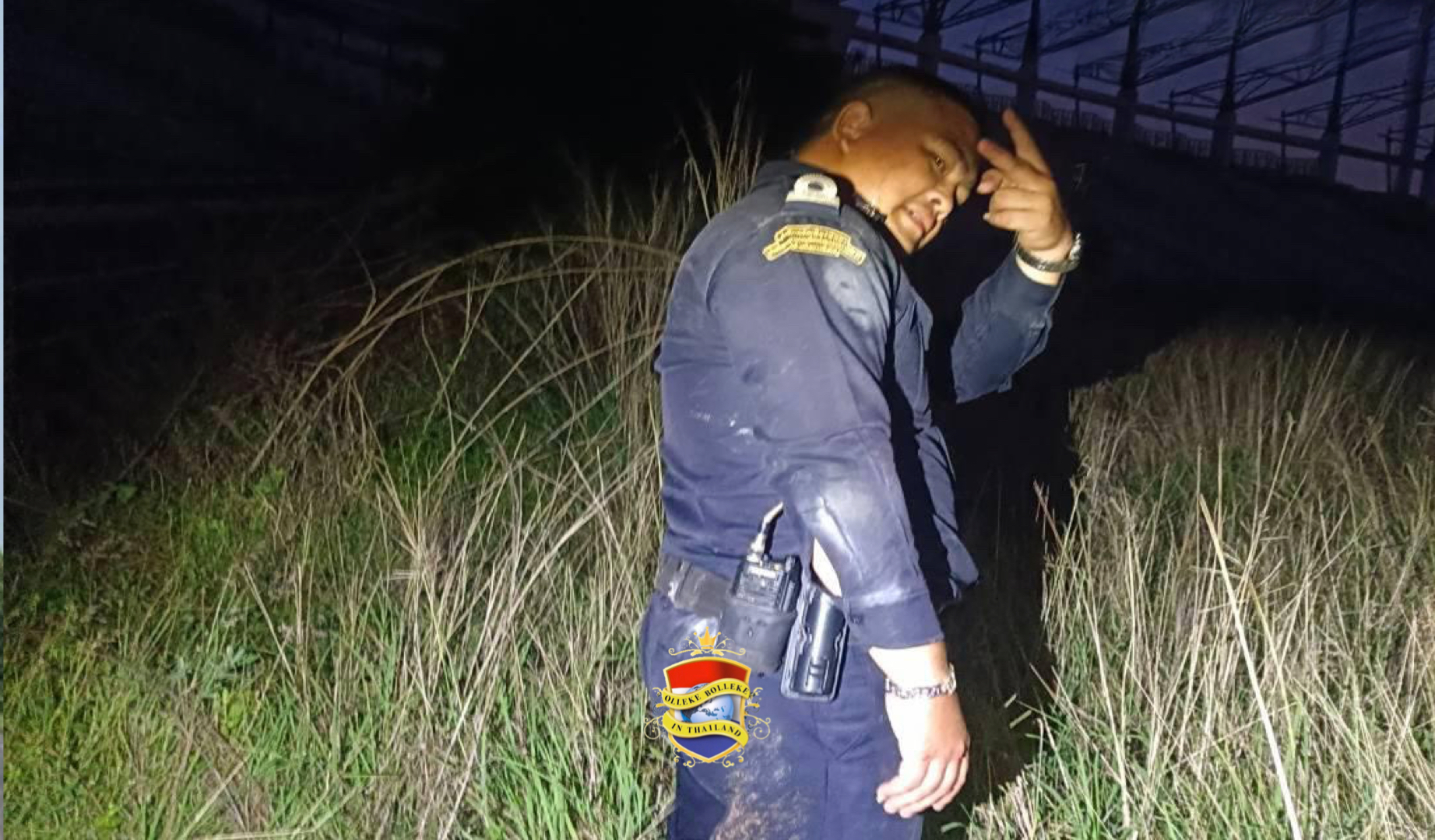 Medewerker van de gemeente Pattaya valt bij achtervolging van een kabeldief in een diepe put