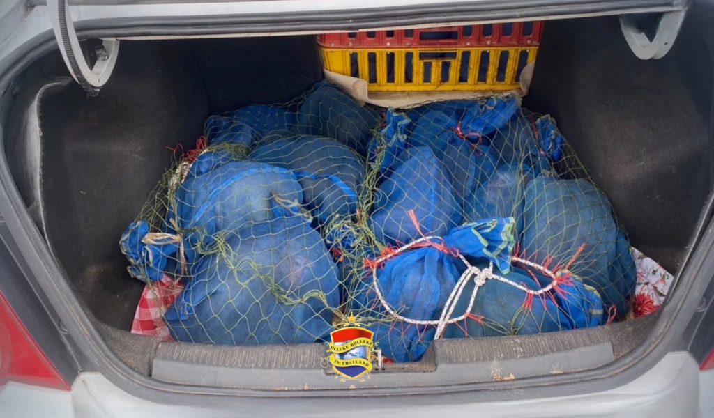 2 Thaise mannen in Noordoost-Thailand gearresteerd voor het smokkelen van apen