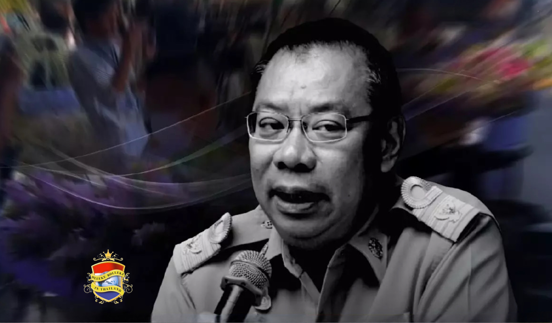 Koning van Thailand schenkt Koninklijk water voor het wasritueel van de overleden gouverneur, die nauw betrokken was bij het Tham Luang grot-drama in 2018