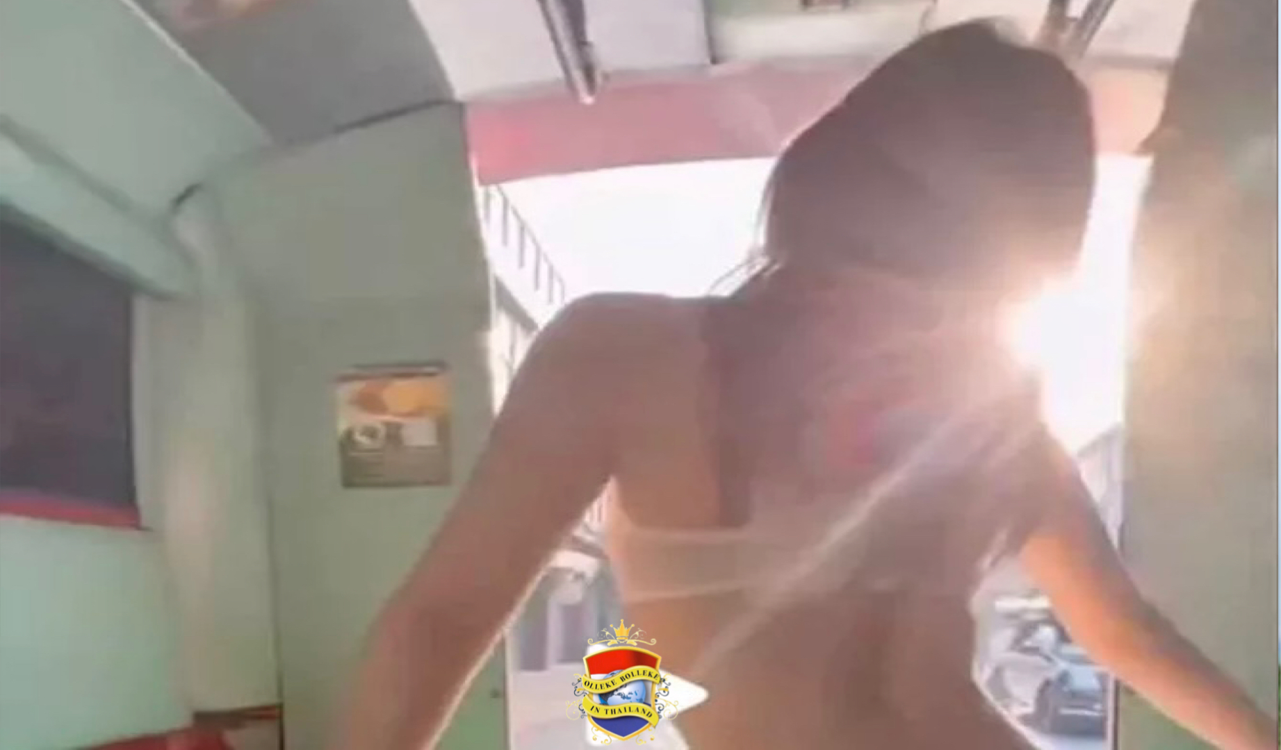 Het sensuele optreden van een toerist schokt de busmaatschappij van Chiang Mai